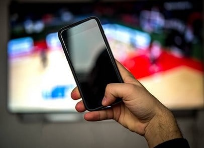 Le téléphone cellulaire bientôt interdit en classe