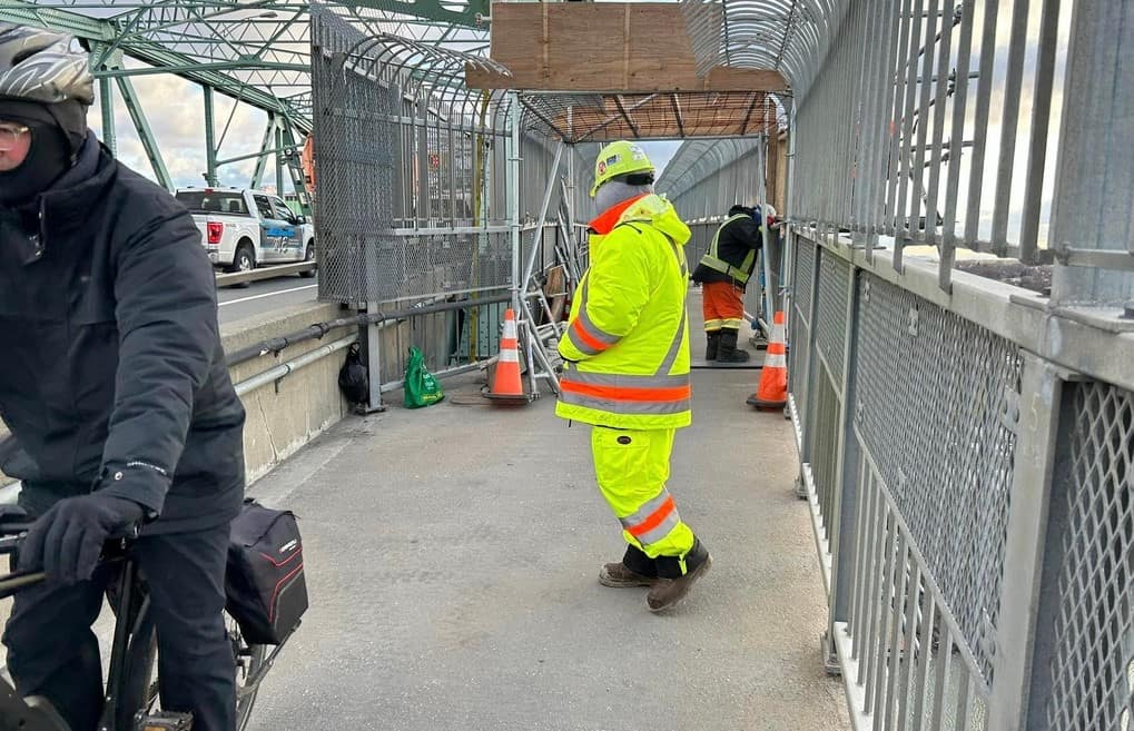 Un cycliste a subi des blessures sur le pont Jacques-Cartier