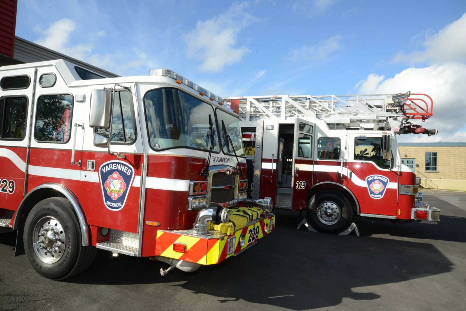 Deux écoles ciblées par les flammes à Varennes