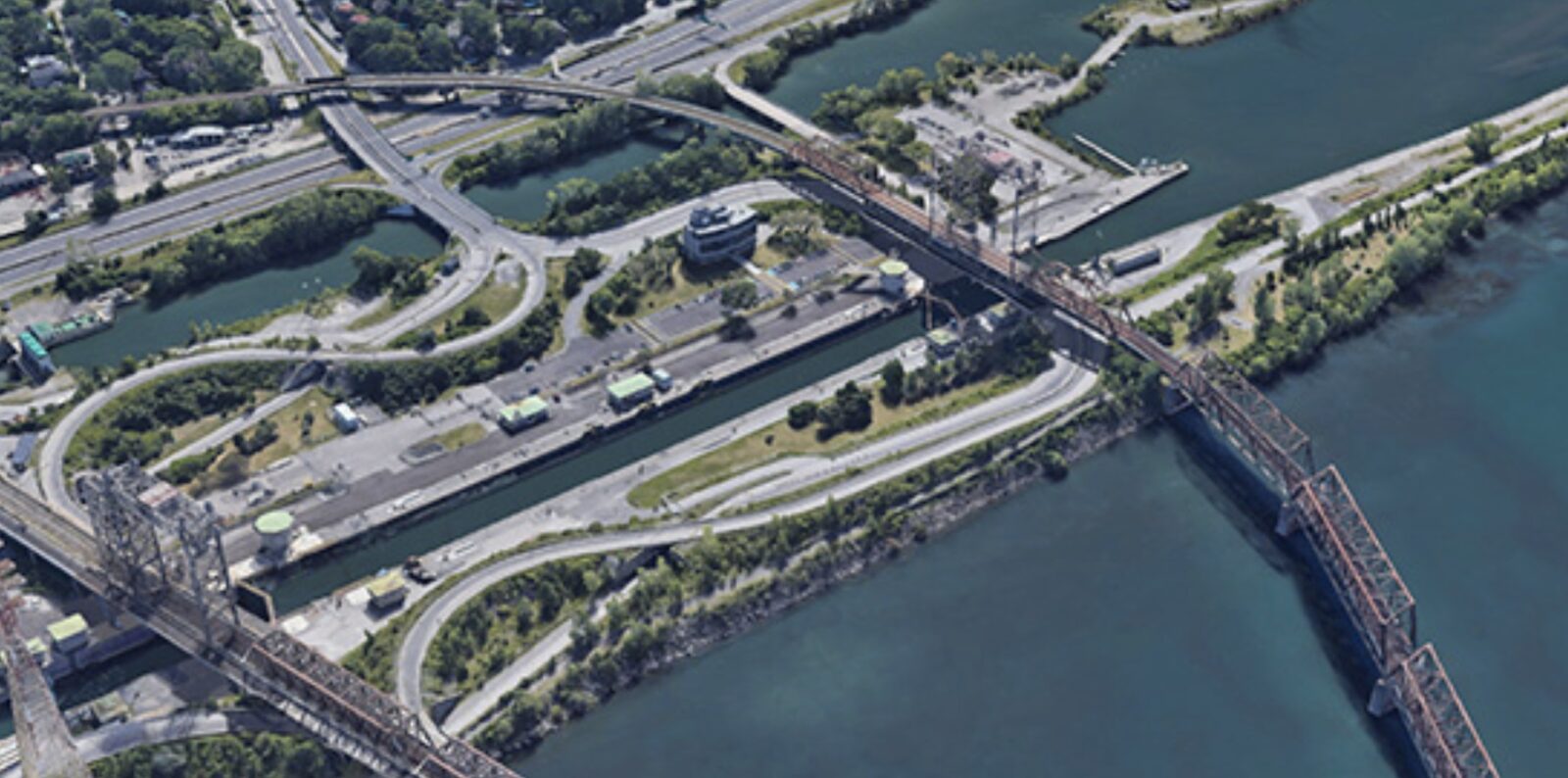 Manifestation de piétons et de cyclistes au Pont Victoria le 24 septembre