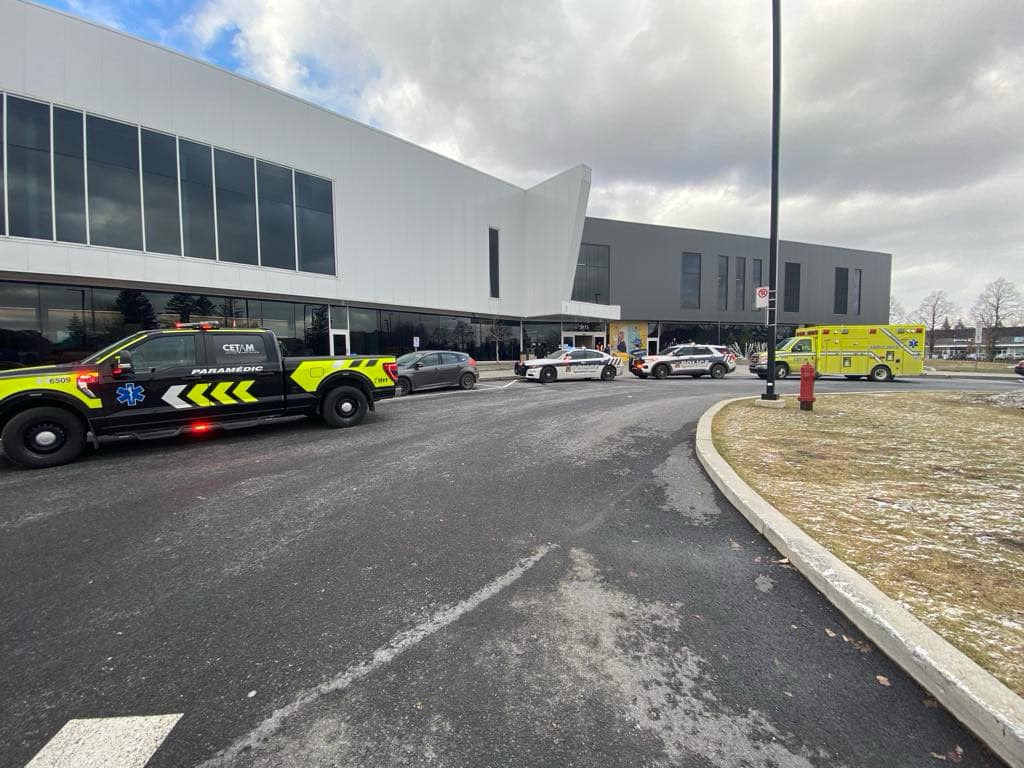 Un homme dans un état critique à la suite d’un incident au Complexe Aquatique de Brossard