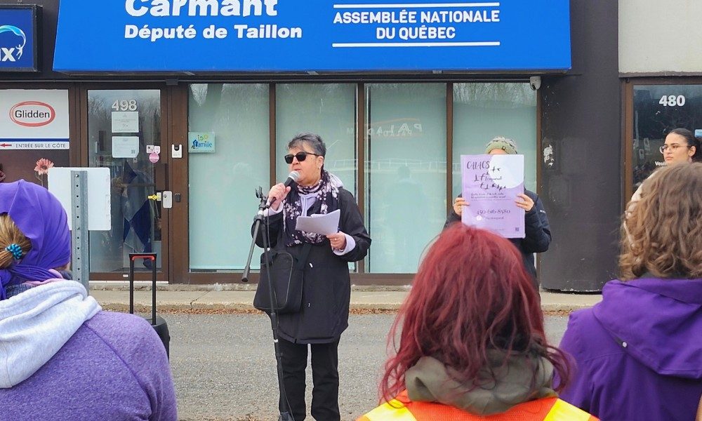 Le CALACS manifeste pour sa survie à Longueuil