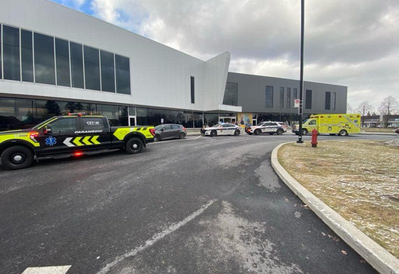 Un homme dans un état critique à la suite d’un incident au Complexe Aquatique de Brossard