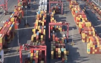 Les débardeurs du Port de Montréal son tau travail