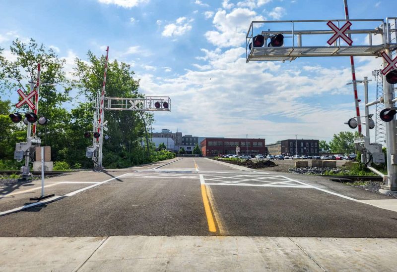 Le nouveau passage à niveau à La Prairie enfin ouvert