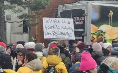 Manifestation pour la dernière journée de grève des CPE à Longueuil